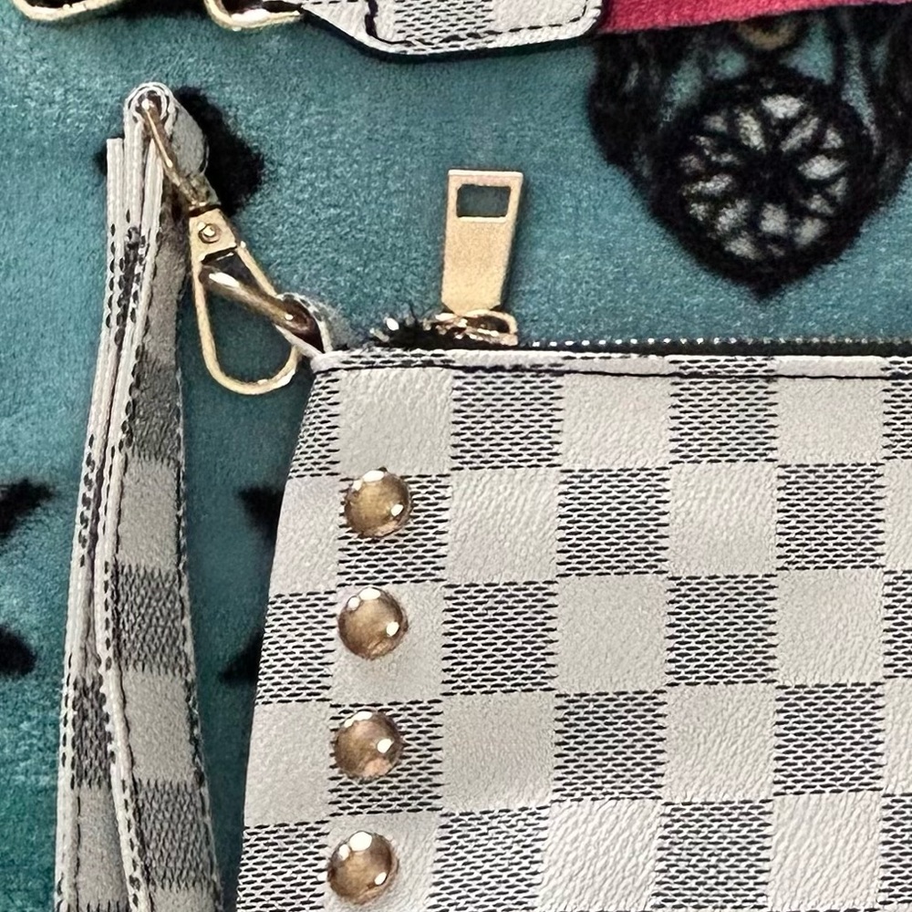 NWOT Gray & White Checkered Clutch with Gold Accents - Picture 3 of 8